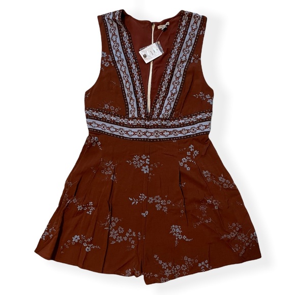 Urban Outfitters Romper - Picture 3 of 6
